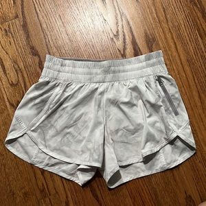 Lululemon Tracker 4” Short